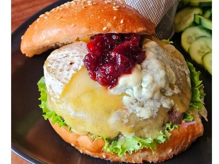 Trio Burger